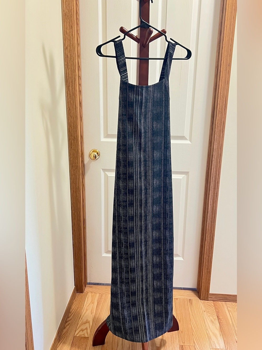 Athleta Maxi Dress Small Black Striped Sleeveless Stretch Travel Dress